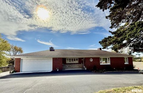 Photo of 522 W MAIN Street, Toulon, IL (MLS # QC4268855)