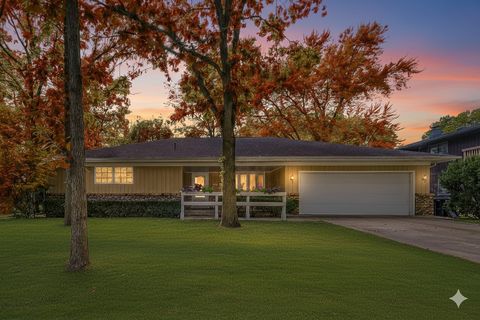 Photo of 900 Ruth Drive, Elgin, IL 60123 (MLS # 12477959)