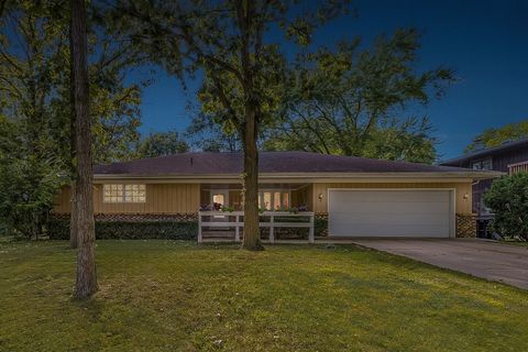 Tiny photo for 900 Ruth Drive, Elgin, IL 60123 (MLS # 12477959)