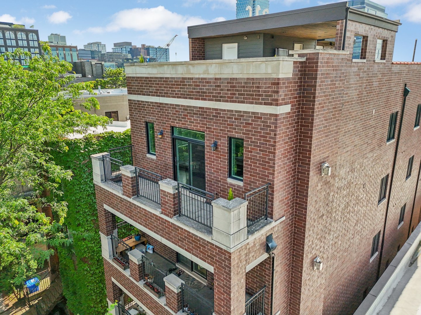 450 N Sangamon Street 4