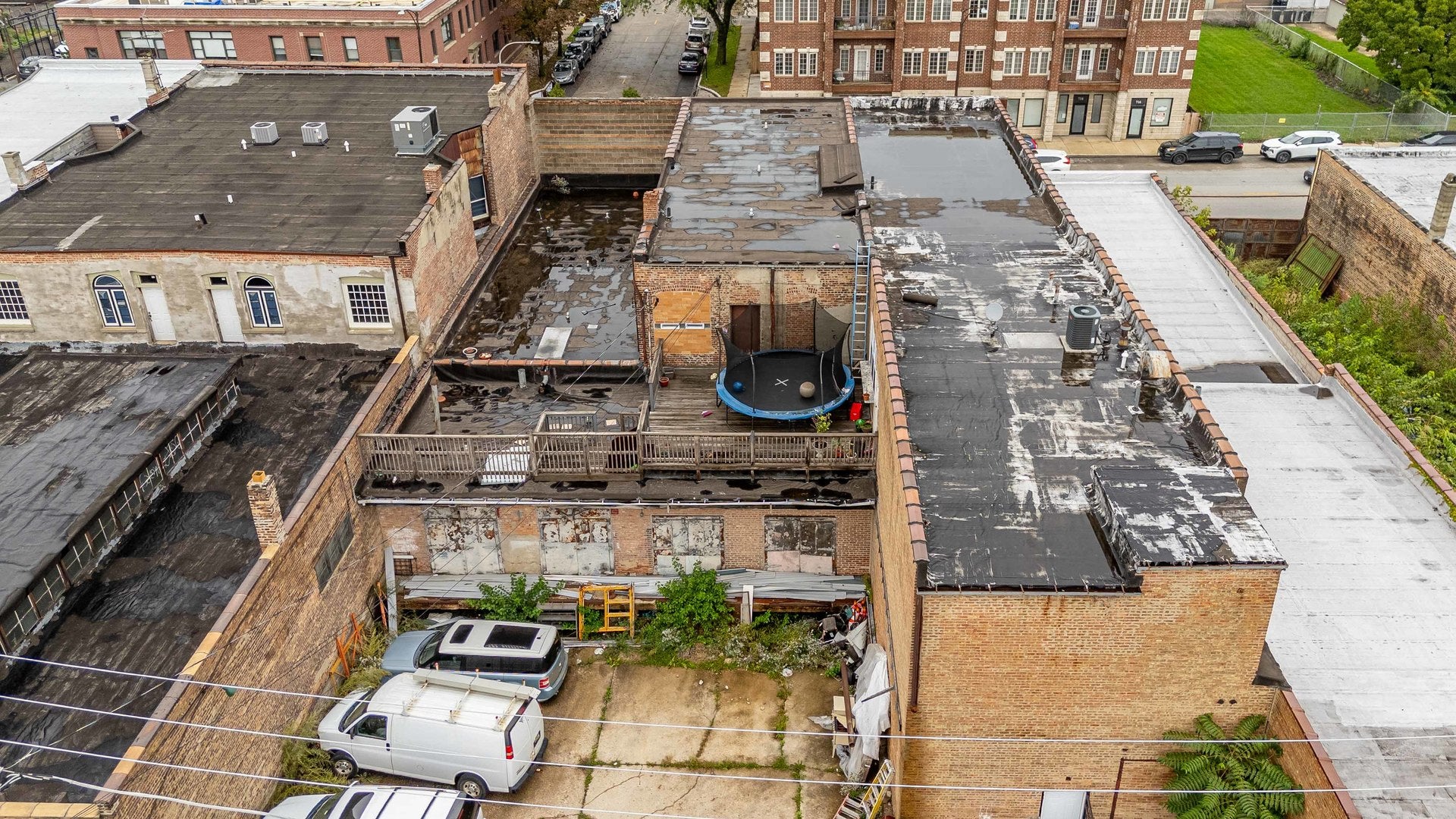 725 W 47th Street