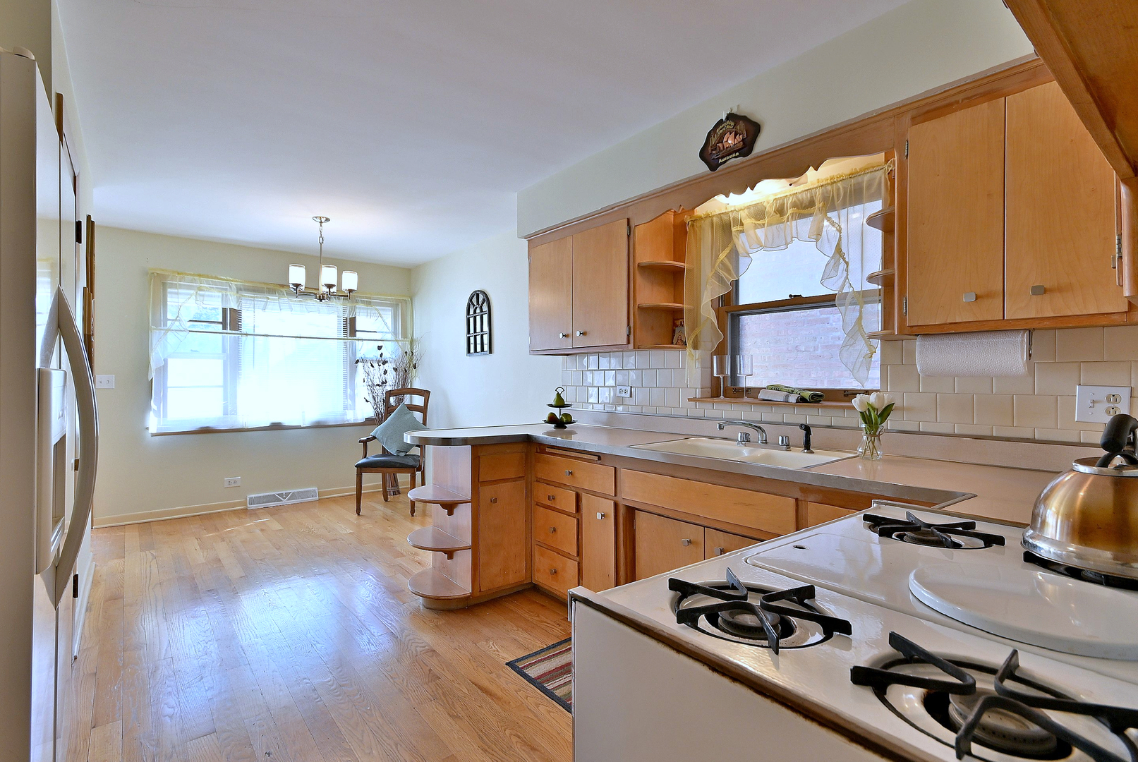 5247 N Mulligan Avenue