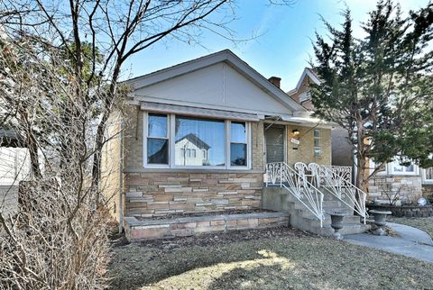 Photo of 5247 N Mulligan Avenue, Chicago, IL 60630 (MLS # 12583429)