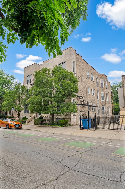 Tiny photo for 1714 W Leland Avenue #1B, Chicago, IL 60640 (MLS # 12710073)