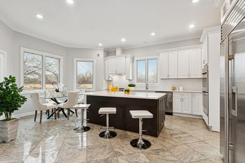 Tiny photo for 3300 W Albion Street, Lincolnwood, IL 60712 (MLS # 12595953)