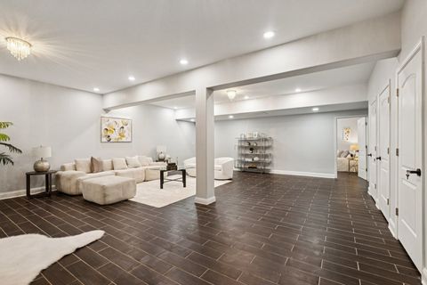 Tiny photo for 3300 W Albion Street, Lincolnwood, IL 60712 (MLS # 12595953)