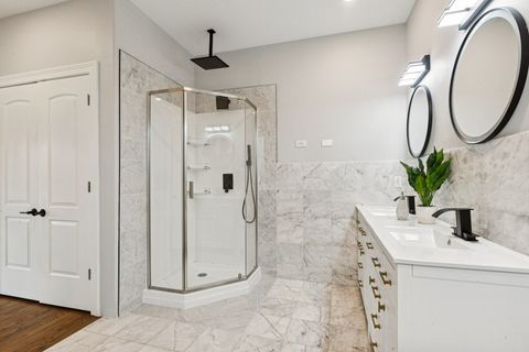 Tiny photo for 3300 W Albion Street, Lincolnwood, IL 60712 (MLS # 12595953)