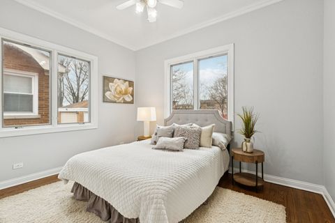 Tiny photo for 3300 W Albion Street, Lincolnwood, IL 60712 (MLS # 12595953)