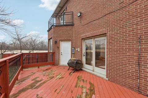 Tiny photo for 3300 W Albion Street, Lincolnwood, IL 60712 (MLS # 12595953)