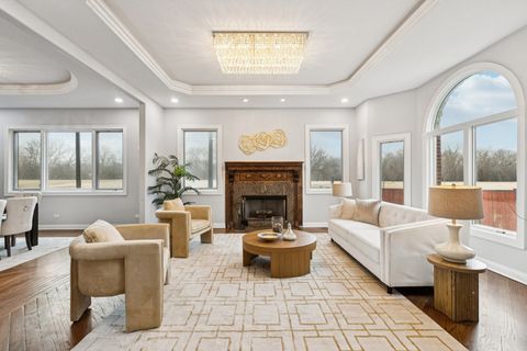 Tiny photo for 3300 W Albion Street, Lincolnwood, IL 60712 (MLS # 12595953)