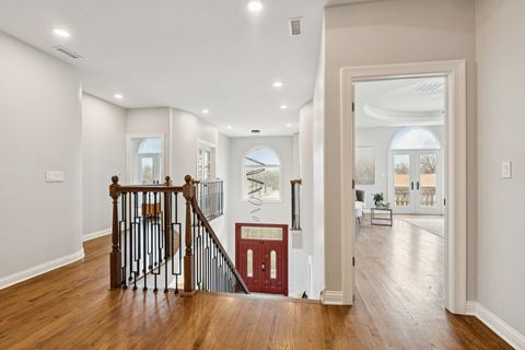 Tiny photo for 3300 W Albion Street, Lincolnwood, IL 60712 (MLS # 12595953)