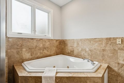 Tiny photo for 3300 W Albion Street, Lincolnwood, IL 60712 (MLS # 12595953)