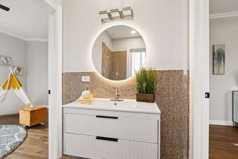 Tiny photo for 3300 W Albion Street, Lincolnwood, IL 60712 (MLS # 12595953)