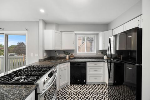 Tiny photo for 873 Essex Circle #873, Grayslake, IL 60030 (MLS # 12461946)