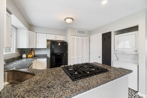 Tiny photo for 873 Essex Circle #873, Grayslake, IL 60030 (MLS # 12461946)