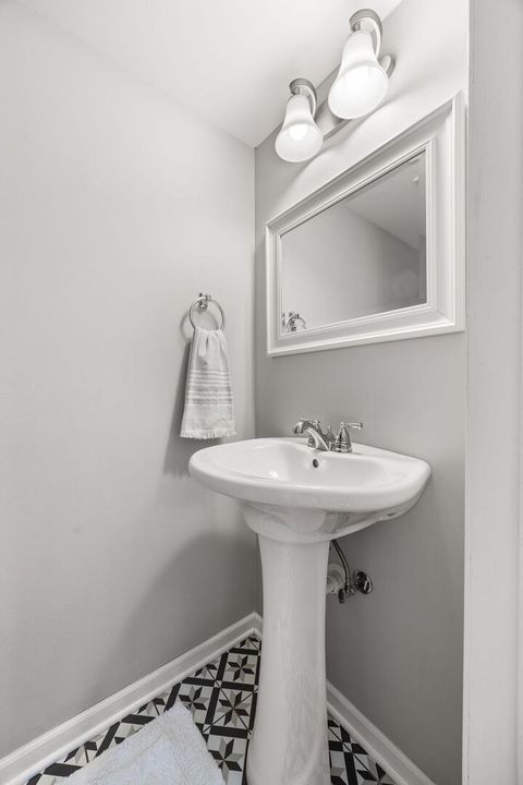 Tiny photo for 873 Essex Circle #873, Grayslake, IL 60030 (MLS # 12461946)