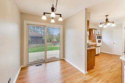 Tiny photo for 400 Landmeier Road, Elk Grove Village, IL 60007 (MLS # 12555837)