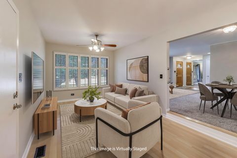 Tiny photo for 400 Landmeier Road, Elk Grove Village, IL 60007 (MLS # 12555837)