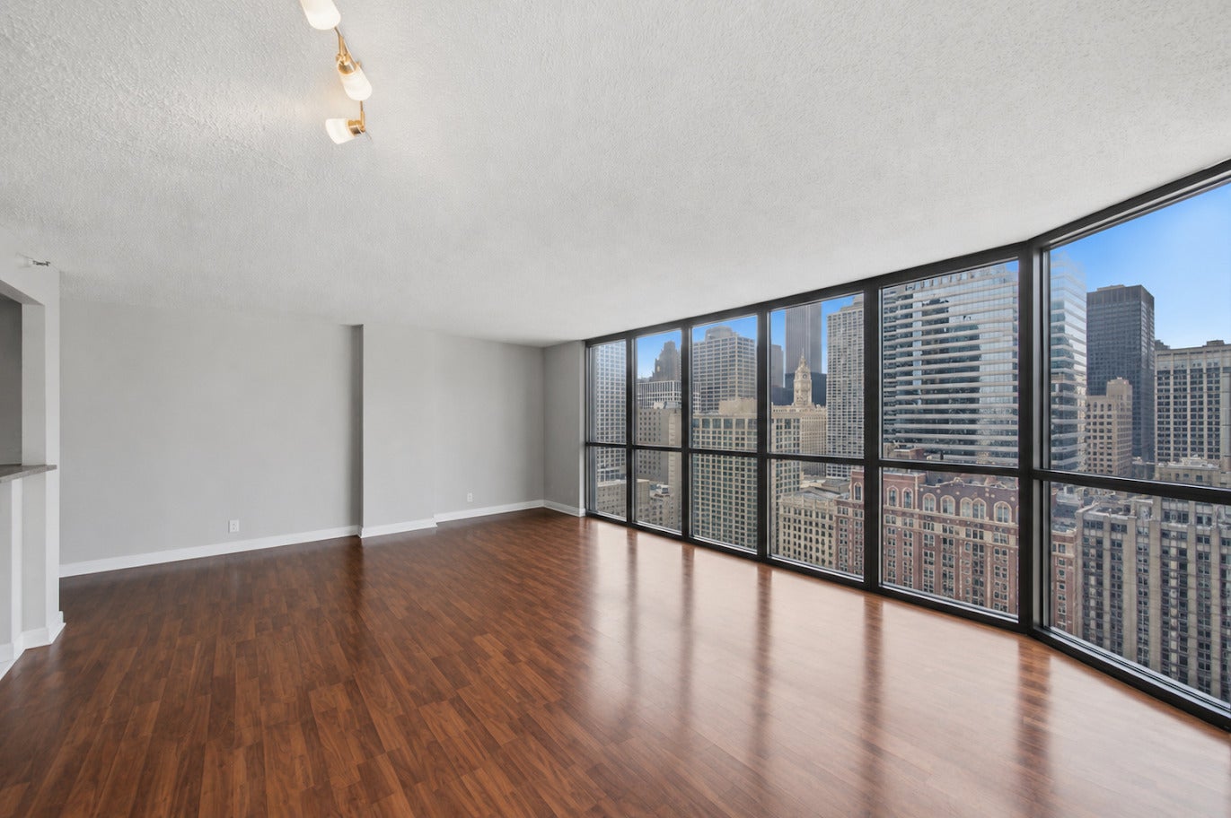 10 E ONTARIO Street 2205