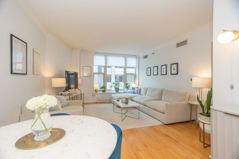 Tiny photo for 25 E SUPERIOR Street #705, Chicago, IL 60611 (MLS # 12589225)