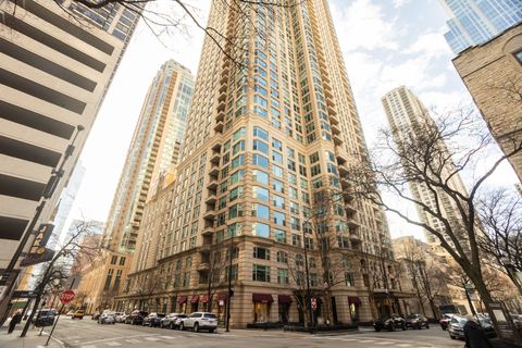 Tiny photo for 25 E SUPERIOR Street #705, Chicago, IL 60611 (MLS # 12589225)