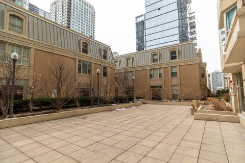 Tiny photo for 25 E SUPERIOR Street #705, Chicago, IL 60611 (MLS # 12589225)