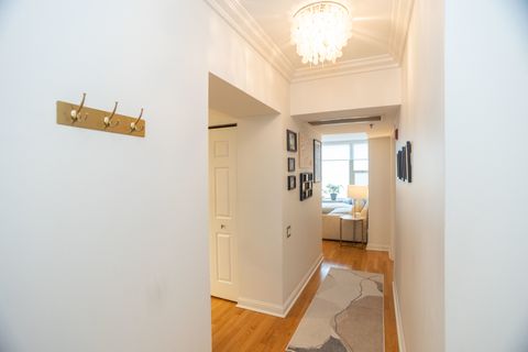 Tiny photo for 25 E SUPERIOR Street #705, Chicago, IL 60611 (MLS # 12589225)