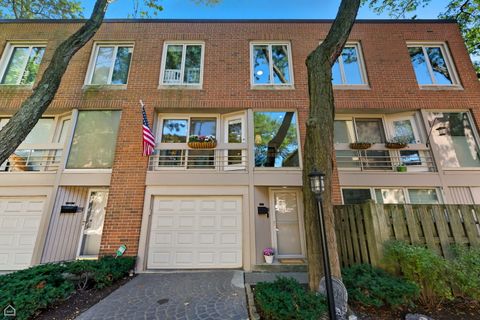 Photo of 1812 N DAYTON Street, Chicago, IL 60614 (MLS # 12506012)