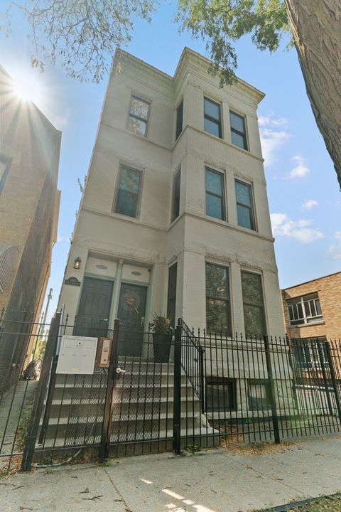 1849 W Superior Street 1 Chicago IL 60622