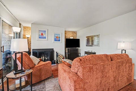 Tiny photo for 5811 Oakwood Drive #B, Lisle, IL 60532 (MLS # 12759745)