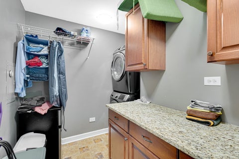 Tiny photo for 5 Oriole Court, Woodridge, IL 60517 (MLS # 12681407)