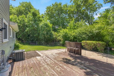 Tiny photo for 5 Oriole Court, Woodridge, IL 60517 (MLS # 12681407)