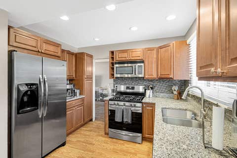 Tiny photo for 5 Oriole Court, Woodridge, IL 60517 (MLS # 12681407)