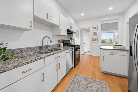 Tiny photo for 823 W Belle Plaine Avenue #3, Chicago, IL 60613 (MLS # 12762560)