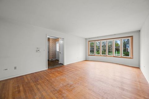 Tiny photo for 1402 N Harvard Avenue, Arlington Heights, IL 60004 (MLS # 12616510)