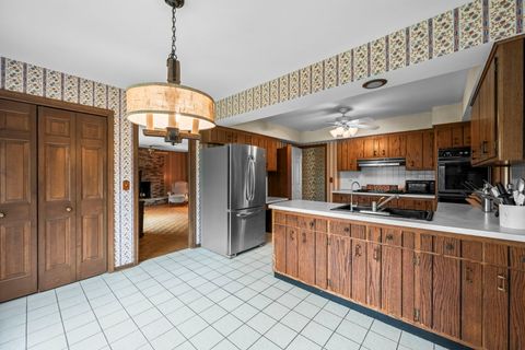 Tiny photo for 1402 N Harvard Avenue, Arlington Heights, IL 60004 (MLS # 12616510)