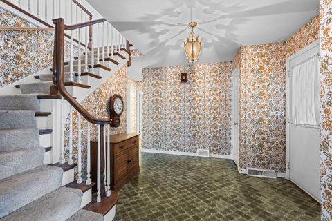 Tiny photo for 1402 N Harvard Avenue, Arlington Heights, IL 60004 (MLS # 12616510)