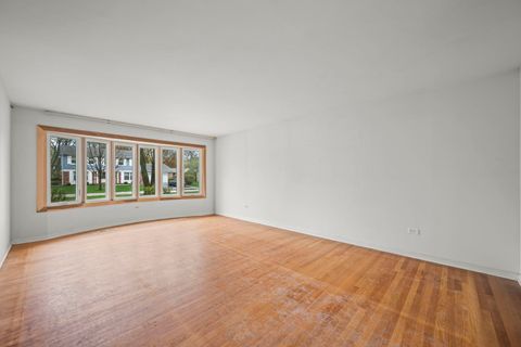 Tiny photo for 1402 N Harvard Avenue, Arlington Heights, IL 60004 (MLS # 12616510)