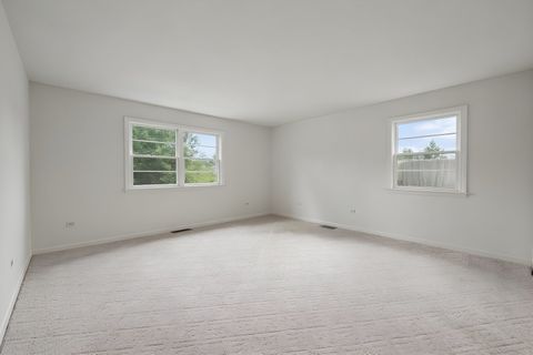 Tiny photo for 1402 N Harvard Avenue, Arlington Heights, IL 60004 (MLS # 12616510)