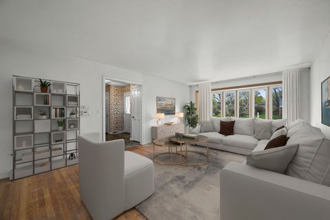 Tiny photo for 1402 N Harvard Avenue, Arlington Heights, IL 60004 (MLS # 12616510)