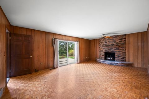 Tiny photo for 1402 N Harvard Avenue, Arlington Heights, IL 60004 (MLS # 12616510)