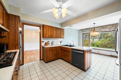 Tiny photo for 1402 N Harvard Avenue, Arlington Heights, IL 60004 (MLS # 12616510)