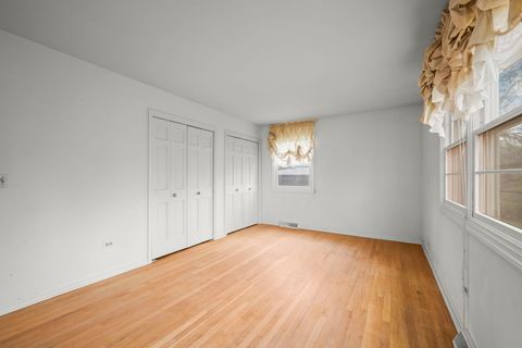 Tiny photo for 1402 N Harvard Avenue, Arlington Heights, IL 60004 (MLS # 12616510)