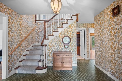 Tiny photo for 1402 N Harvard Avenue, Arlington Heights, IL 60004 (MLS # 12616510)