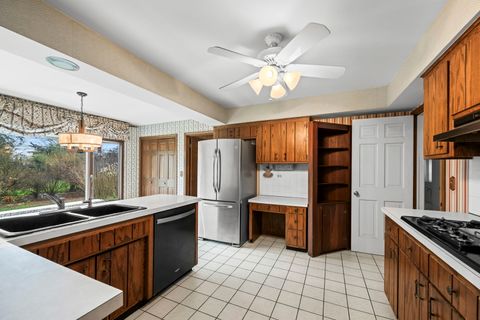 Tiny photo for 1402 N Harvard Avenue, Arlington Heights, IL 60004 (MLS # 12616510)