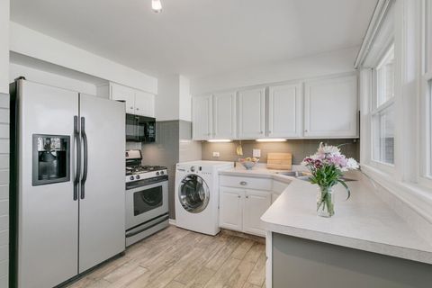 Tiny photo for 9512 Jefferson Avenue, Brookfield, IL 60513 (MLS # 12582853)