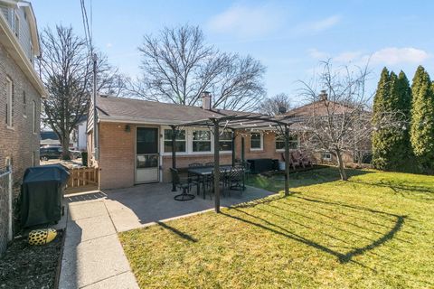 Tiny photo for 9512 Jefferson Avenue, Brookfield, IL 60513 (MLS # 12582853)