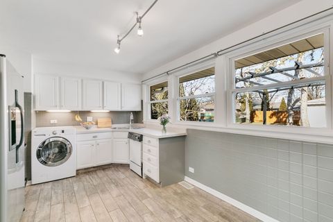 Tiny photo for 9512 Jefferson Avenue, Brookfield, IL 60513 (MLS # 12582853)