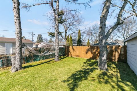 Tiny photo for 9512 Jefferson Avenue, Brookfield, IL 60513 (MLS # 12582853)