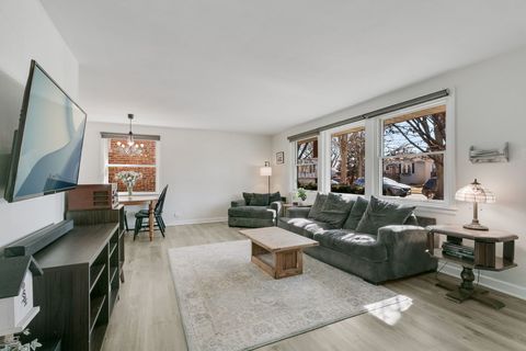 Tiny photo for 9512 Jefferson Avenue, Brookfield, IL 60513 (MLS # 12582853)